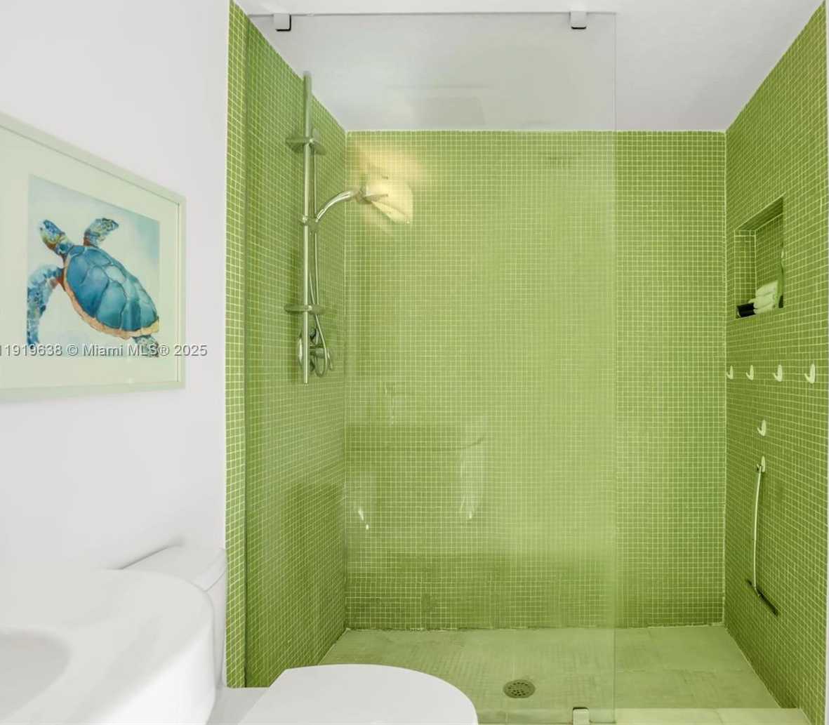 Small Image of 7600 COLLINS AVE #1012, Miami Beach Number 21