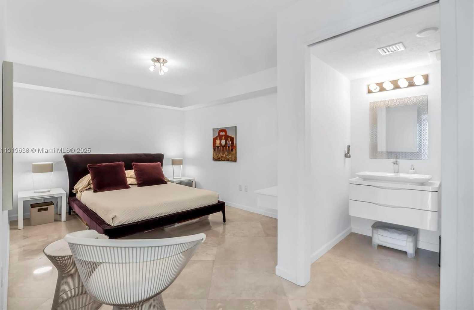 Small Image of 7600 COLLINS AVE #1012, Miami Beach Number 23