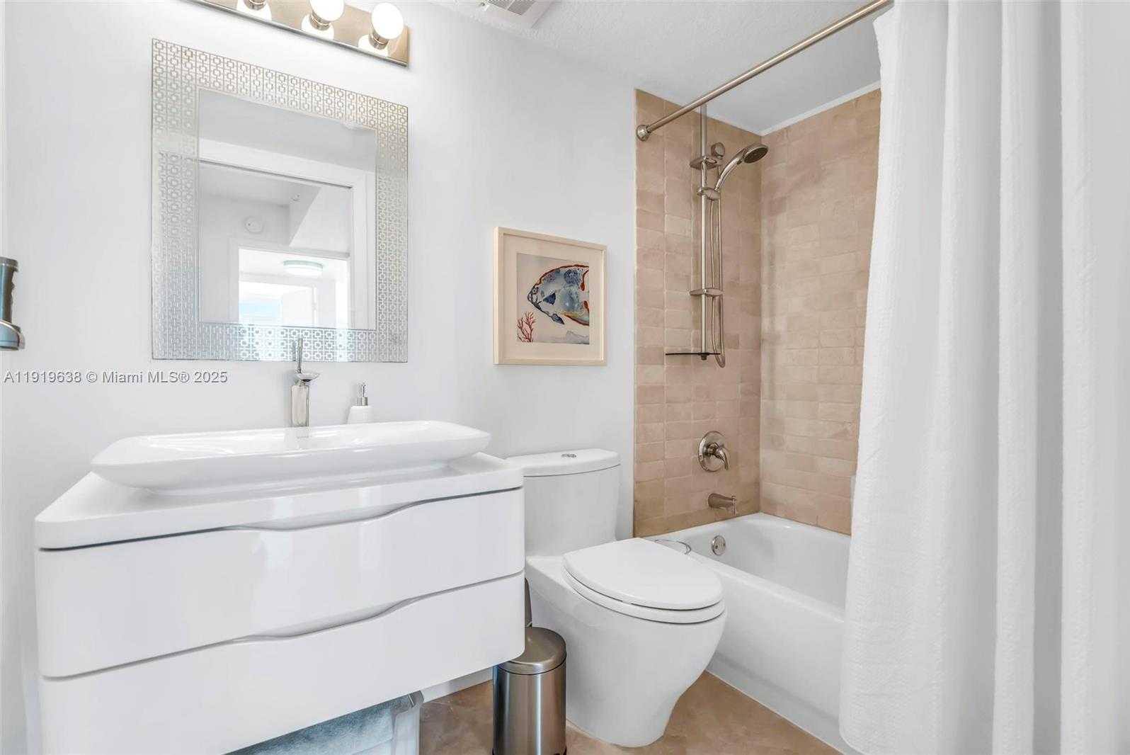 Small Image of 7600 COLLINS AVE #1012, Miami Beach Number 26