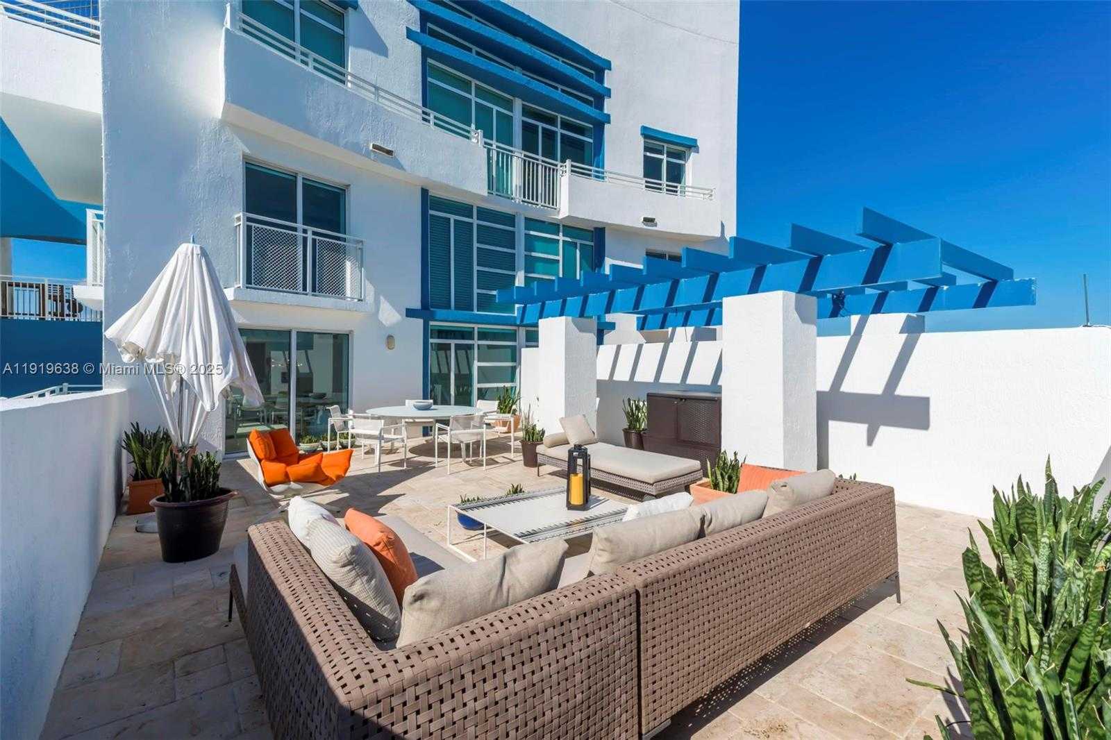 Small Image of 7600 COLLINS AVE #1012, Miami Beach Number 31