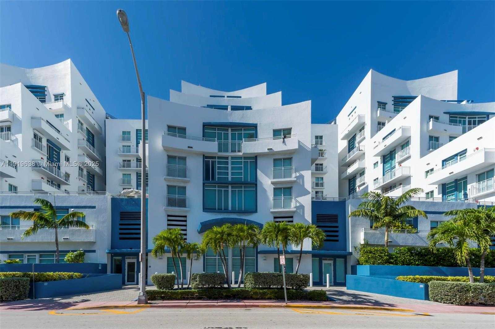 Small Image of 7600 COLLINS AVE #1012, Miami Beach Number 36