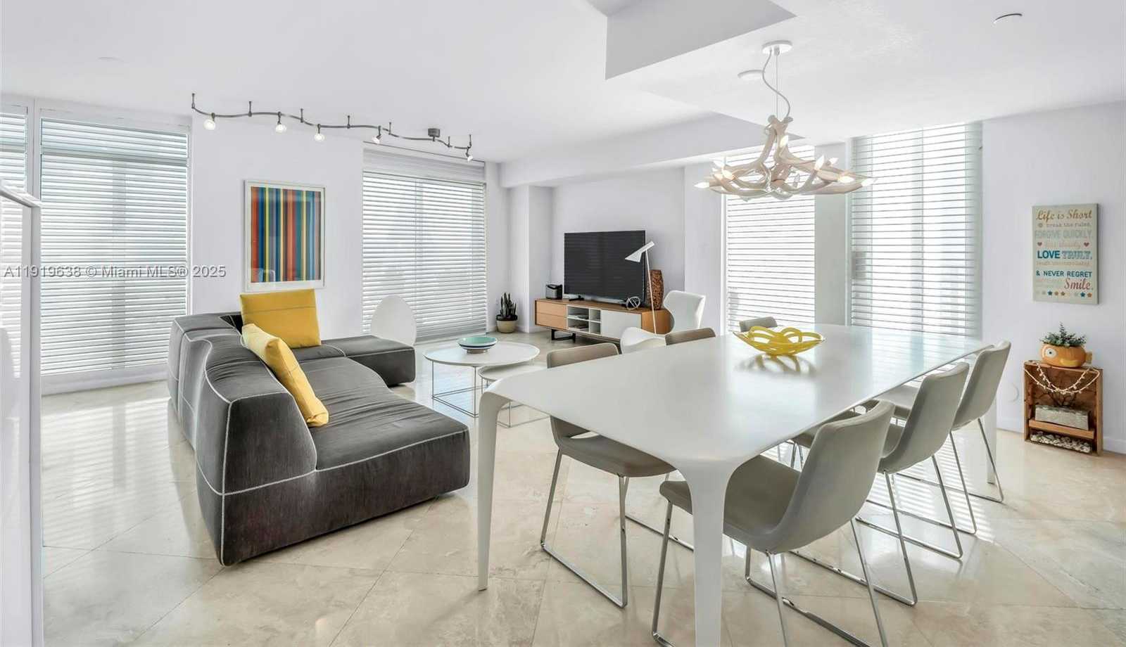 Small Image of 7600 COLLINS AVE #1012, Miami Beach Number 8