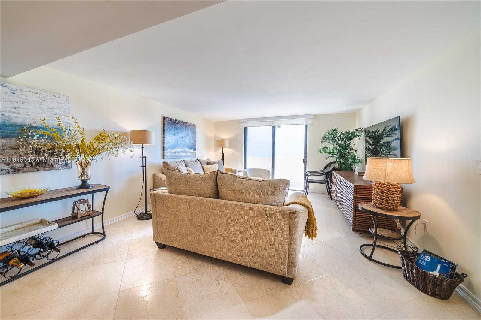 Small Image of 1621 COLLINS AVE #802, Miami Beach Number 10