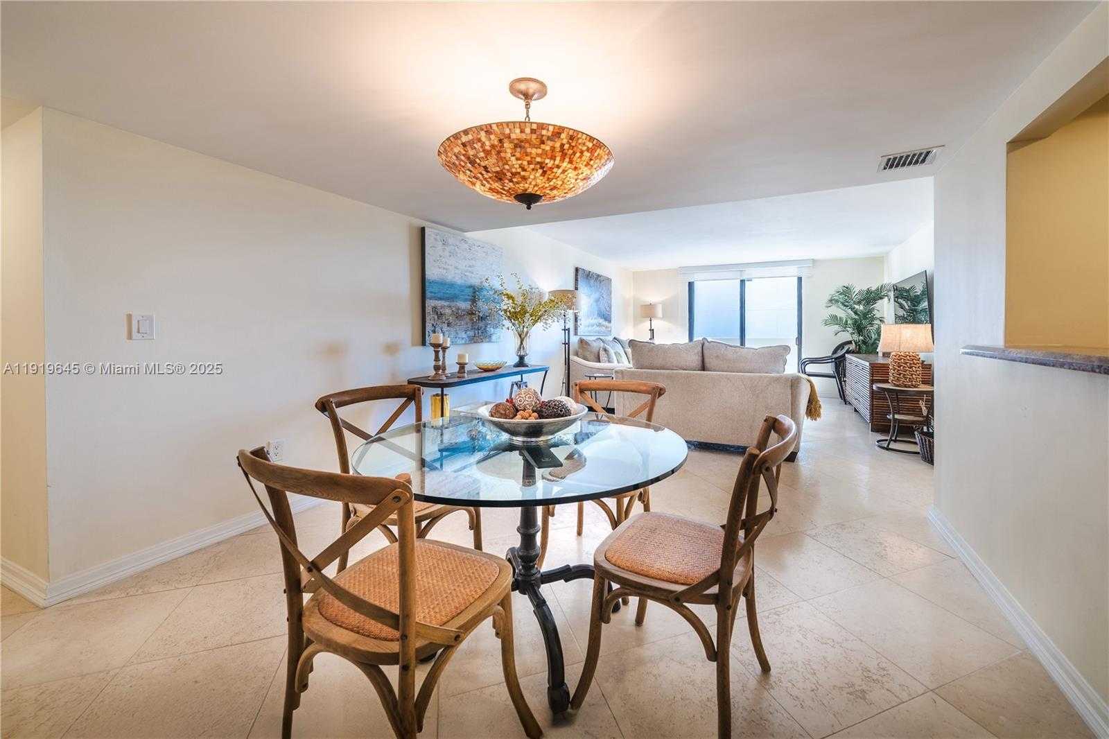 Small Image of 1621 COLLINS AVE #802, Miami Beach Number 11