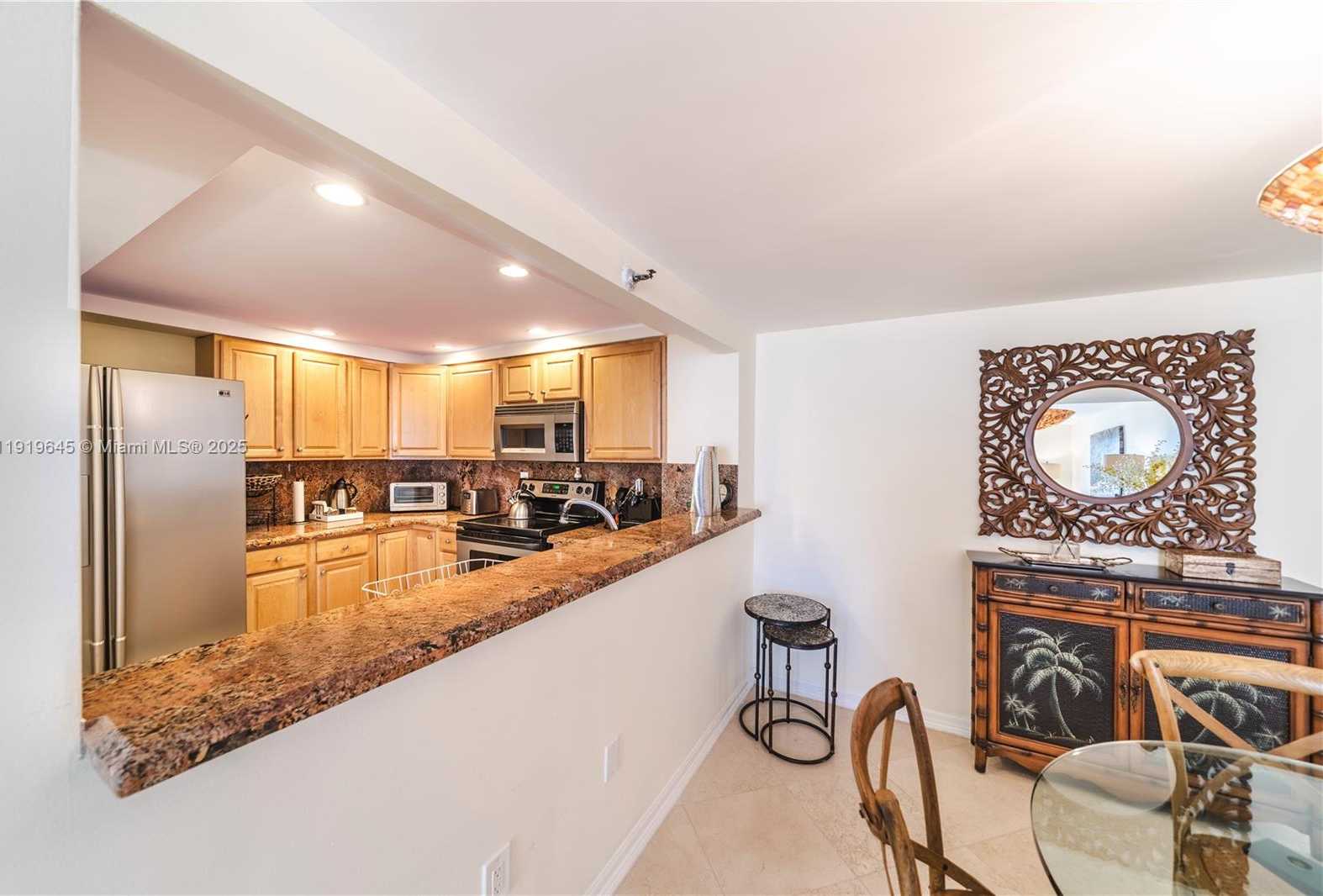 Small Image of 1621 COLLINS AVE #802, Miami Beach Number 17