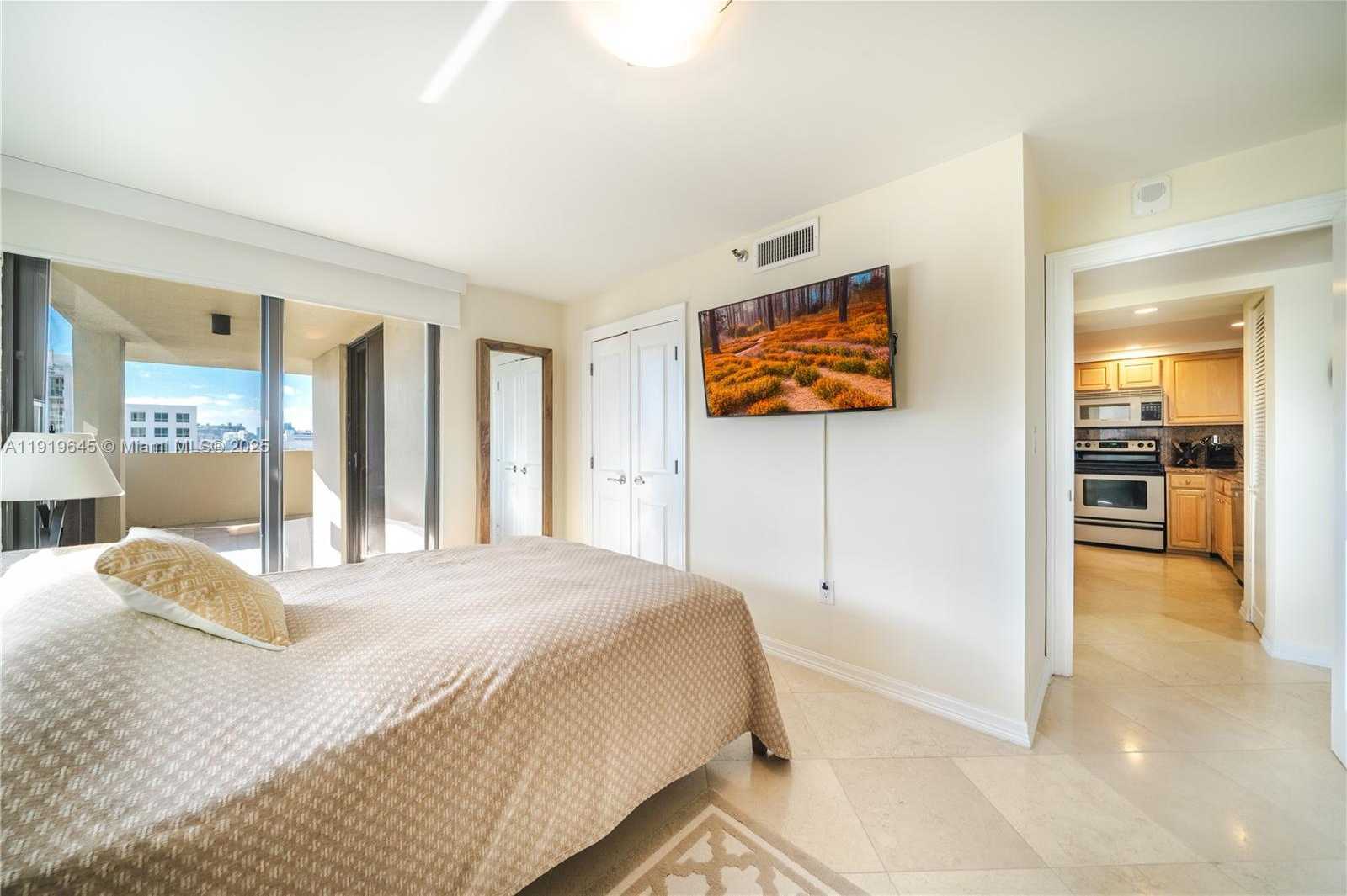 Small Image of 1621 COLLINS AVE #802, Miami Beach Number 24