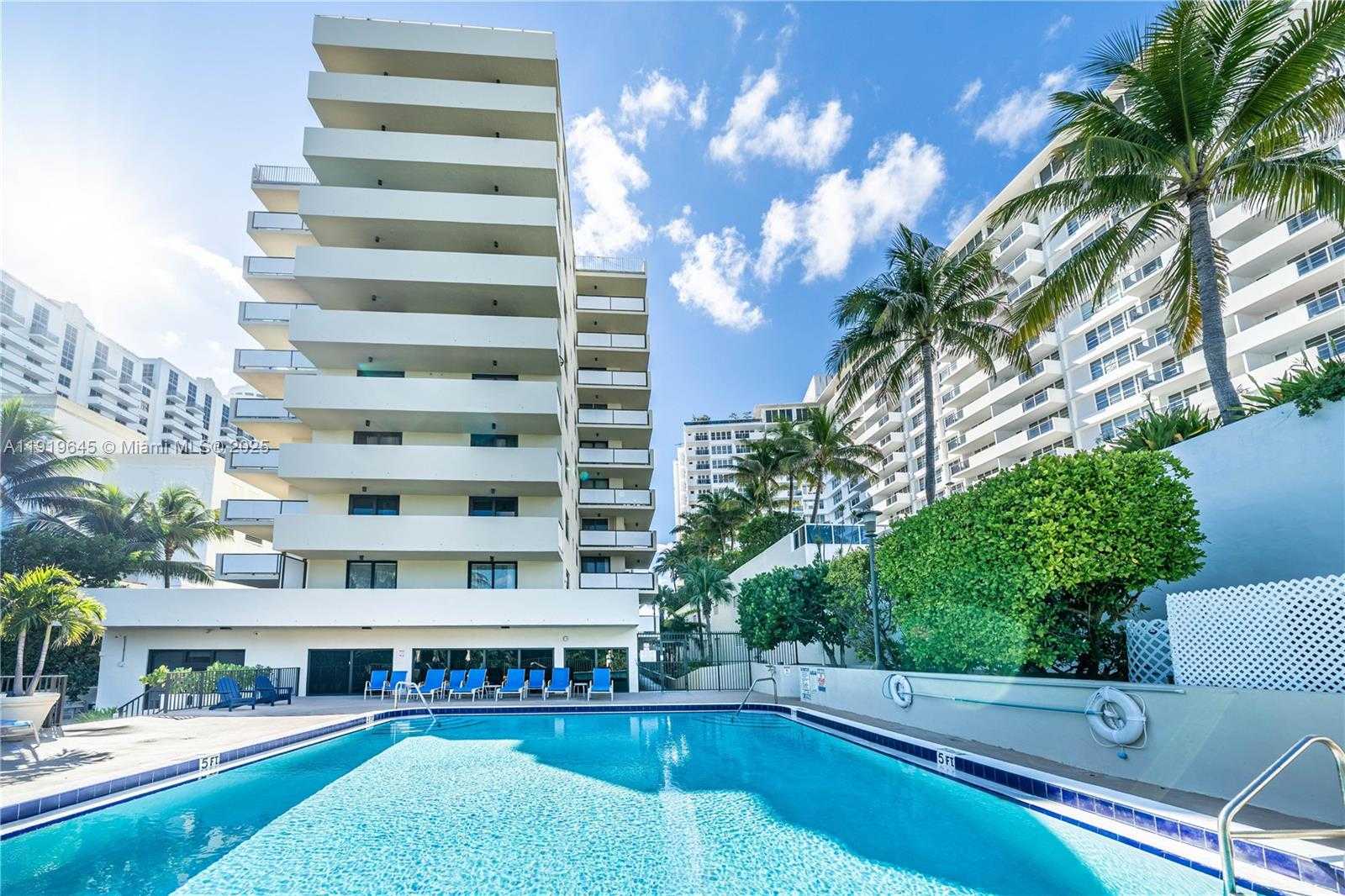 Small Image of 1621 COLLINS AVE #802, Miami Beach Number 3