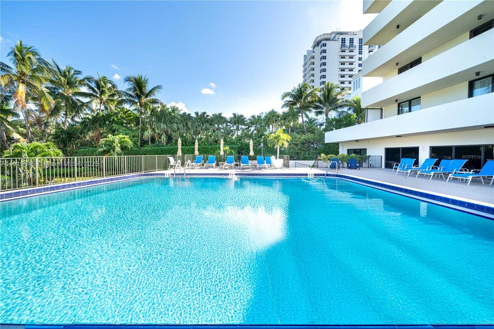 Small Image of 1621 COLLINS AVE #802, Miami Beach Number 4