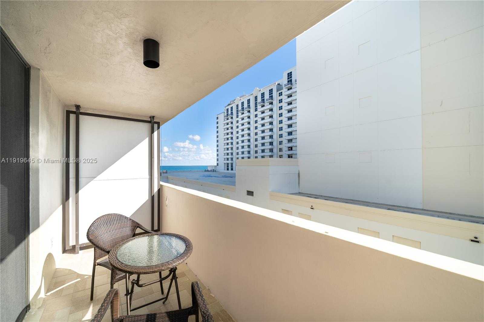 Small Image of 1621 COLLINS AVE #802, Miami Beach Number 40