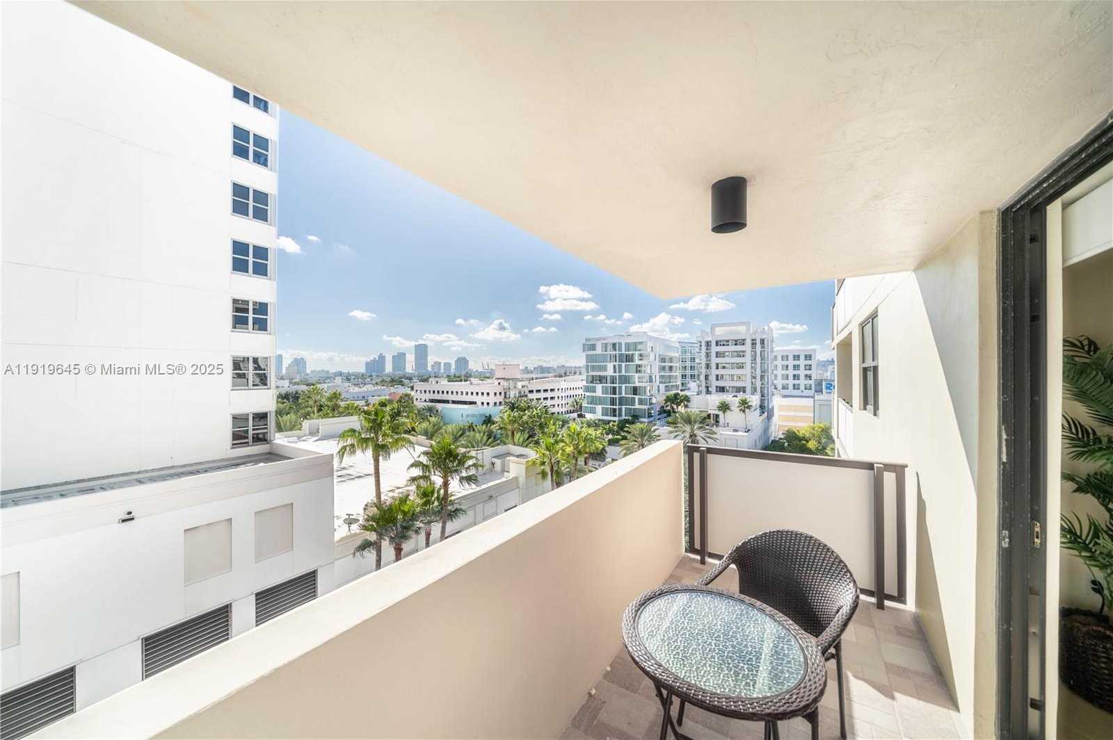 Small Image of 1621 COLLINS AVE #802, Miami Beach Number 41