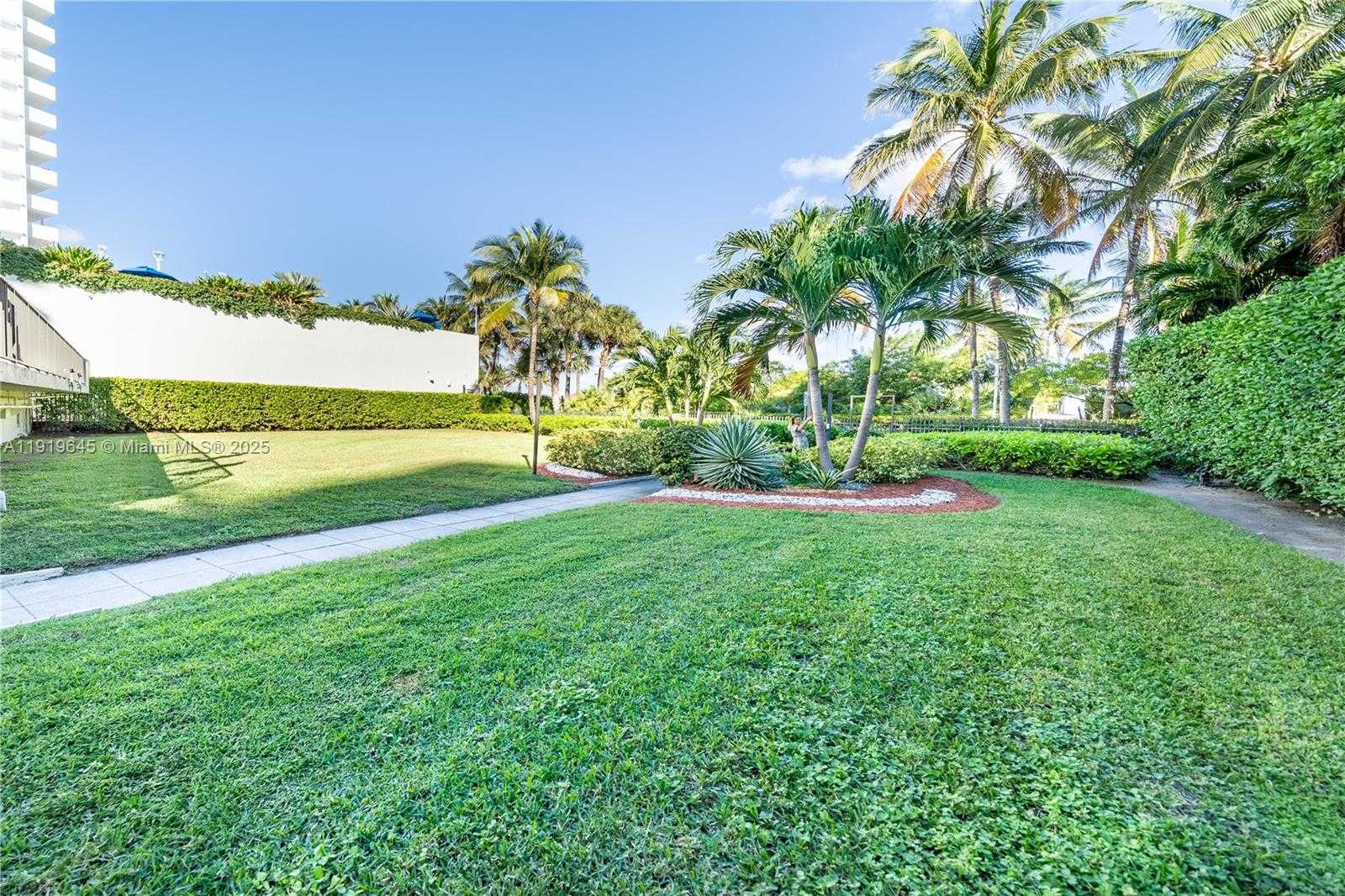 Small Image of 1621 COLLINS AVE #802, Miami Beach Number 43