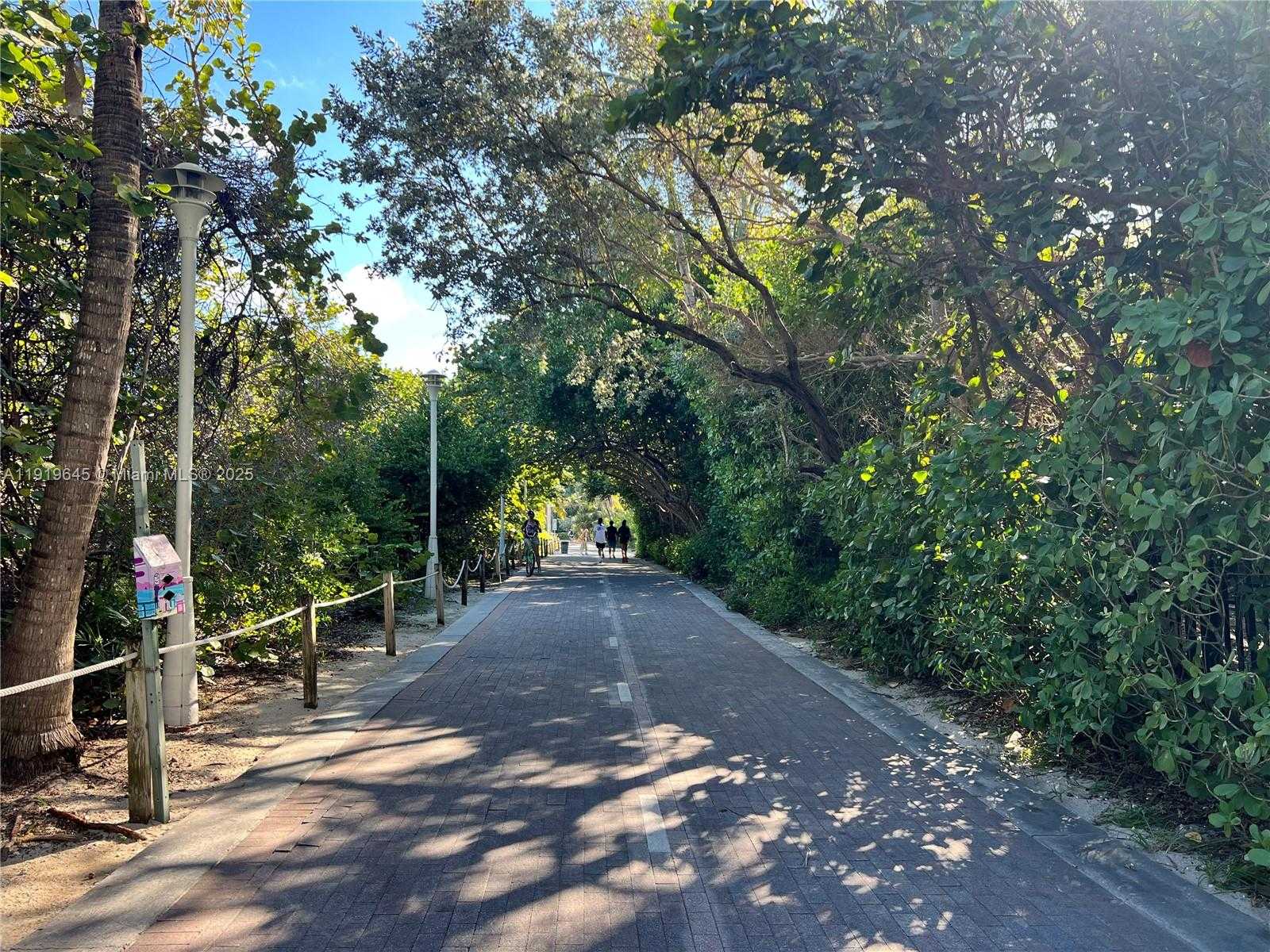 Small Image of 1621 COLLINS AVE #802, Miami Beach Number 46