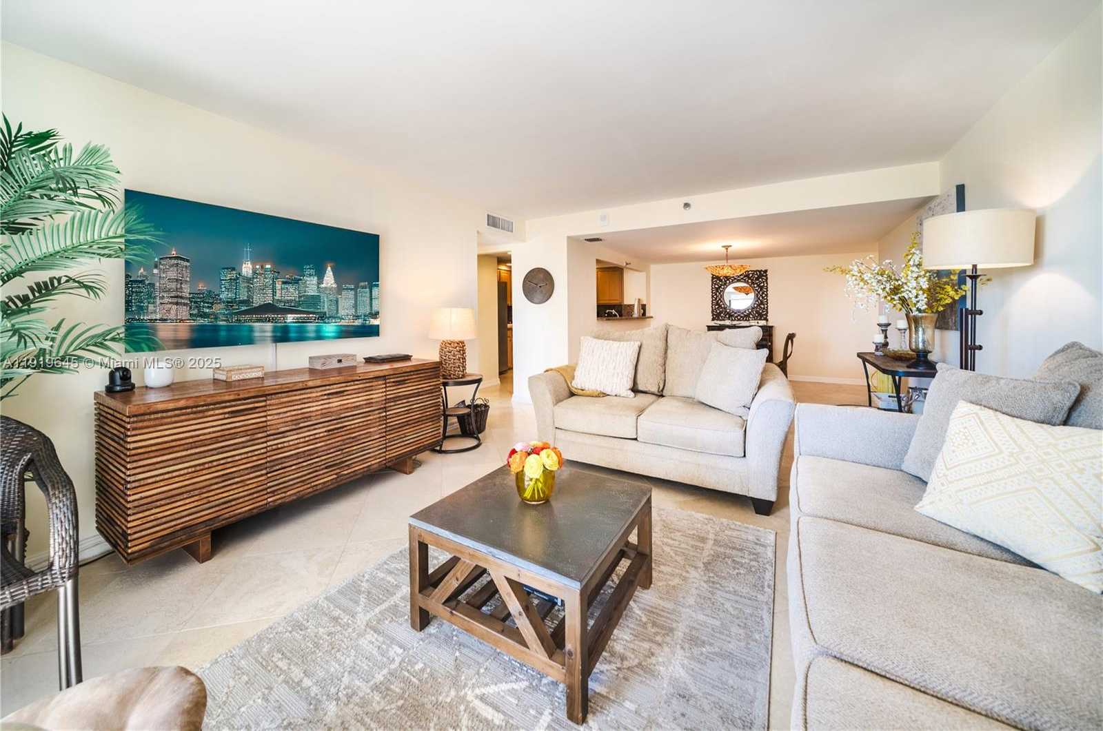 Small Image of 1621 COLLINS AVE #802, Miami Beach Number 5