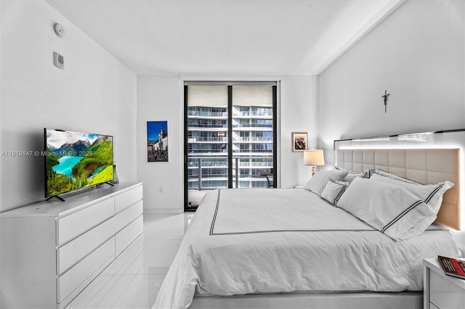 Small Image of 1010 BRICKELL AVE #4206, Miami Number 15