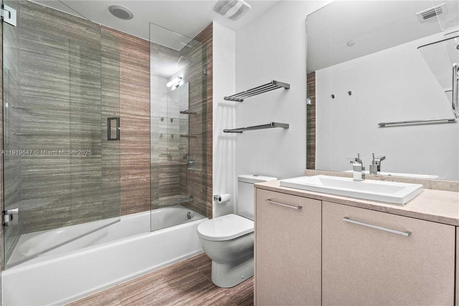 Small Image of 1010 BRICKELL AVE #4206, Miami Number 18