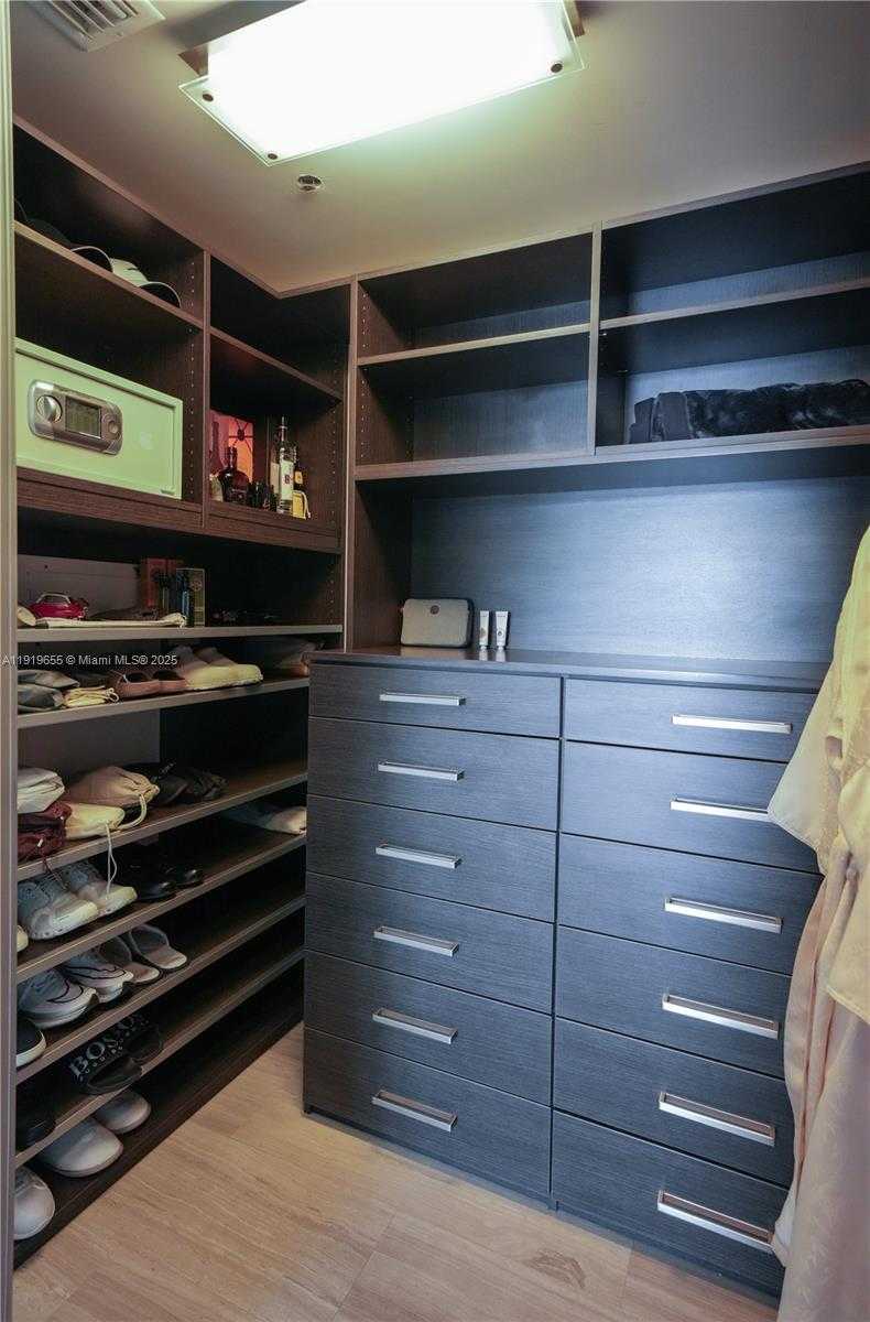 Imagen de Pequeño Objeto