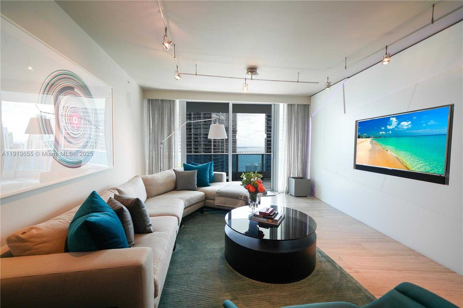 Imagen de Pequeño Objeto