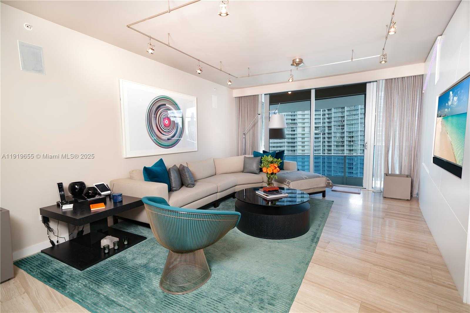 Imagen de Pequeño Objeto