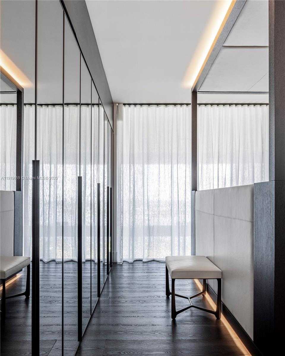 Small Image of 1040 BISCAYNE BLVD #2202, Miami Number 21