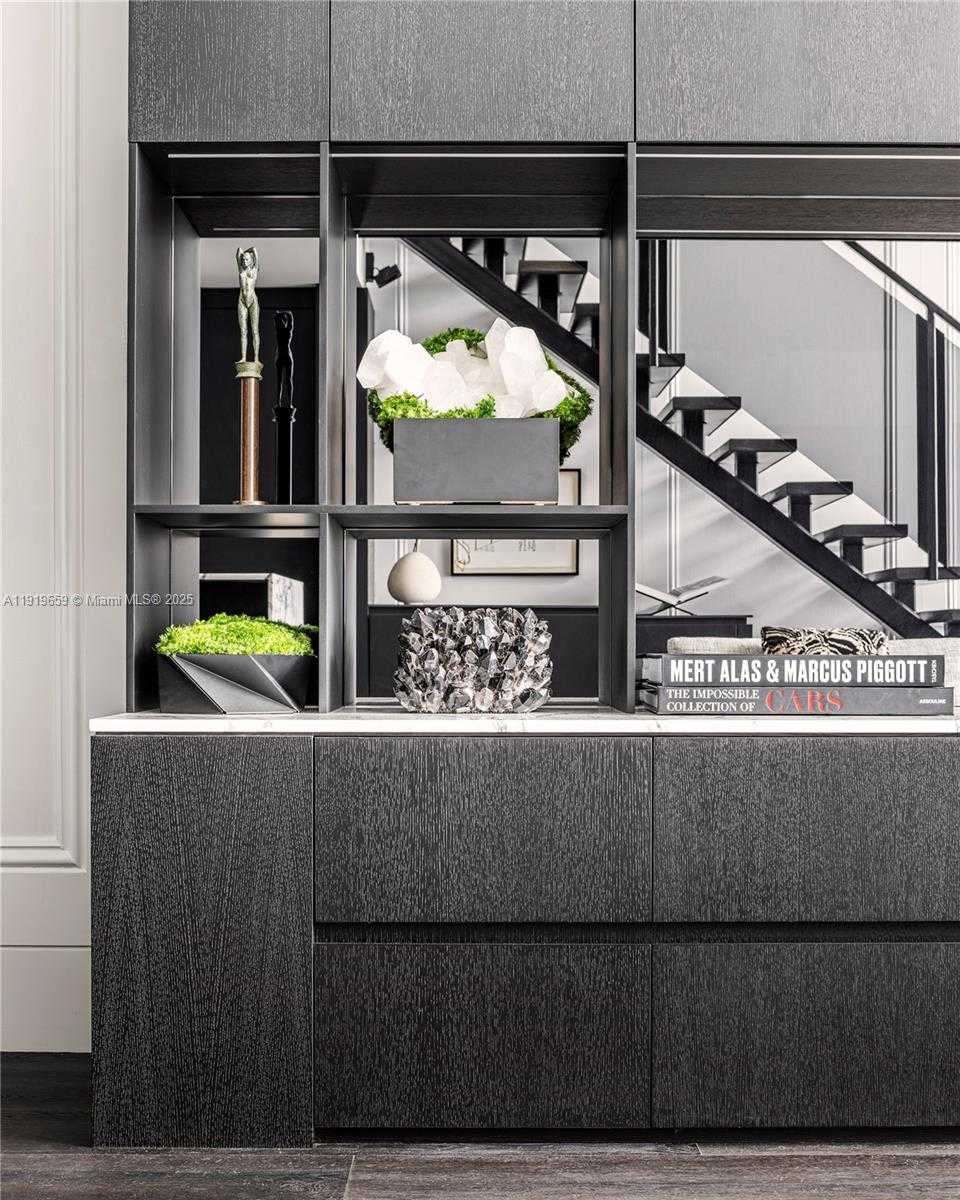 Small Image of 1040 BISCAYNE BLVD #2202, Miami Number 3