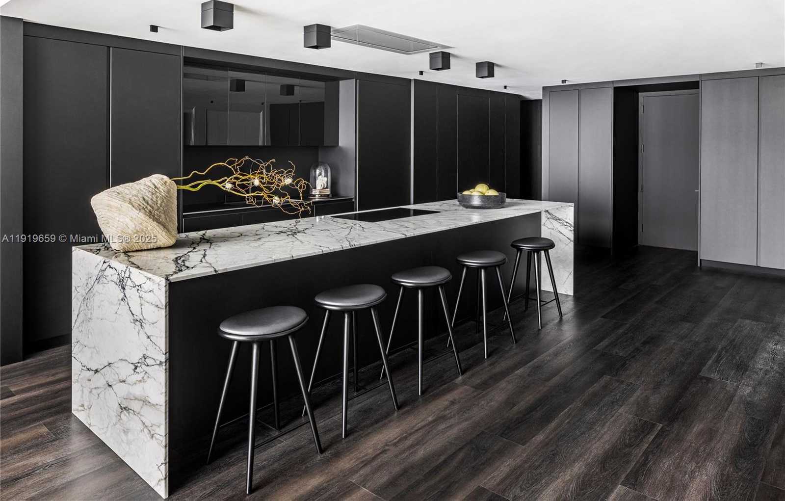 Small Image of 1040 BISCAYNE BLVD #2202, Miami Number 5