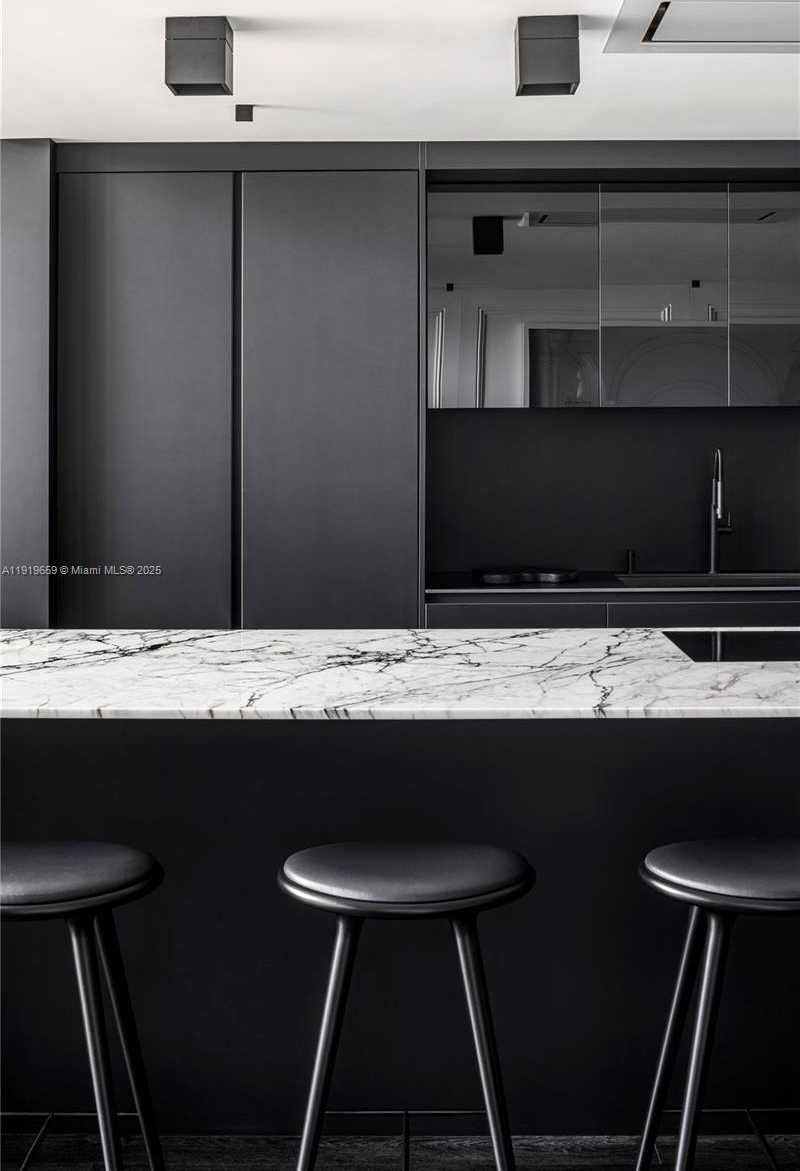 Small Image of 1040 BISCAYNE BLVD #2202, Miami Number 7