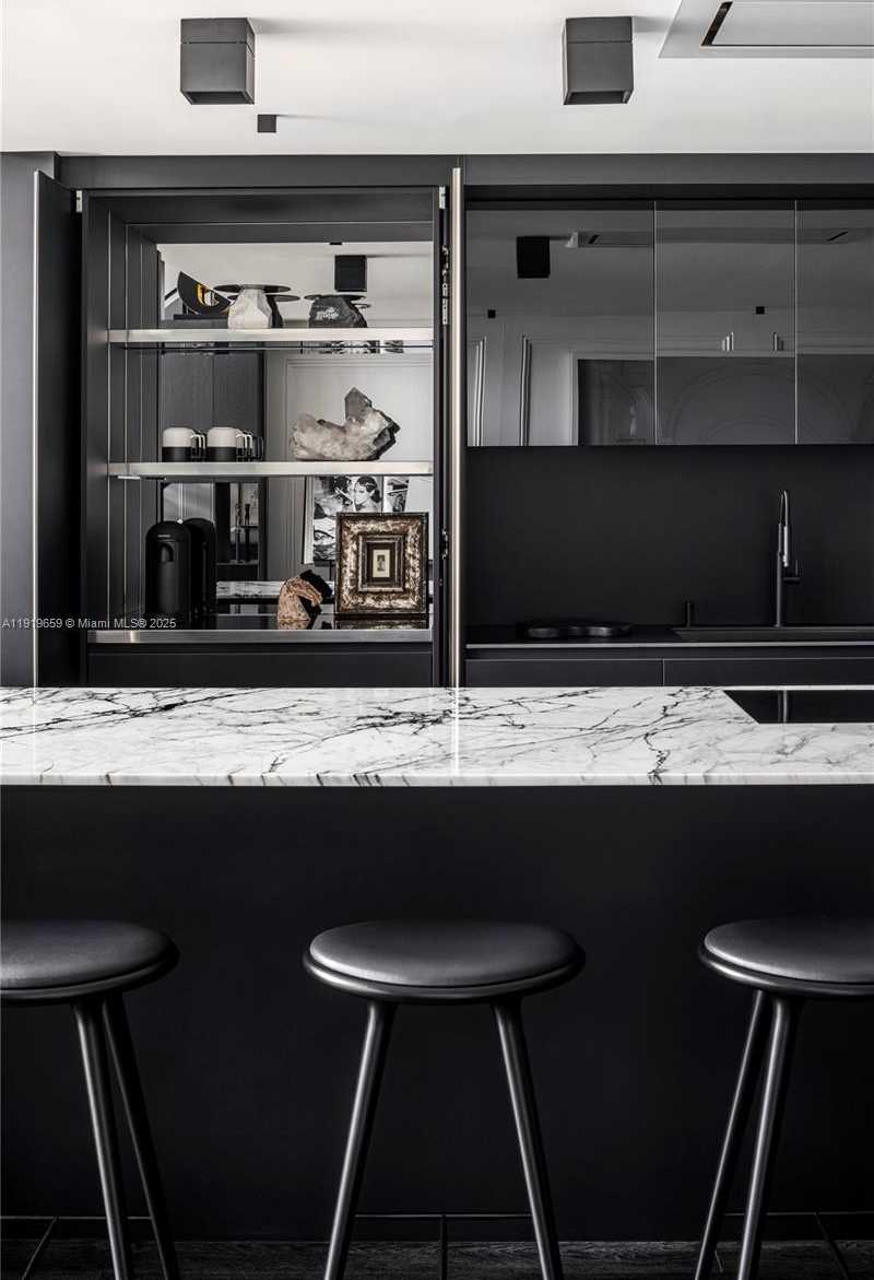 Small Image of 1040 BISCAYNE BLVD #2202, Miami Number 8