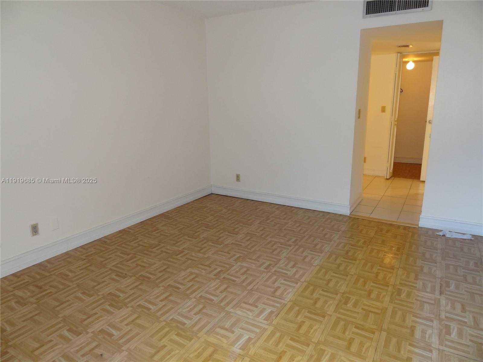 Imagen de Pequeño Objeto