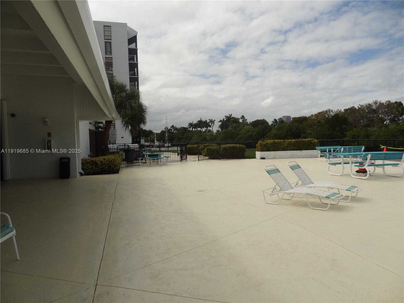 Imagen de Pequeño Objeto