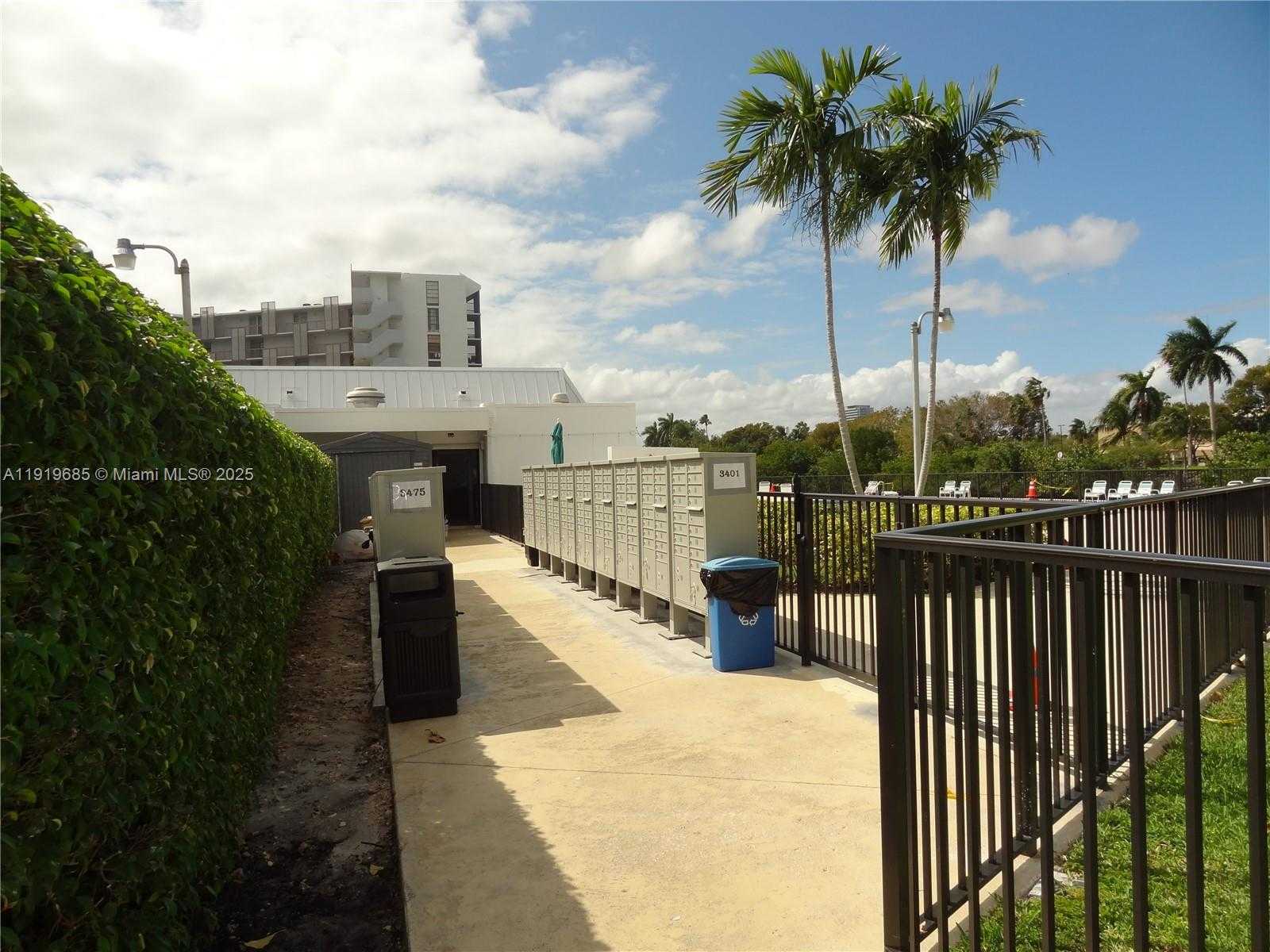 Imagen de Pequeño Objeto