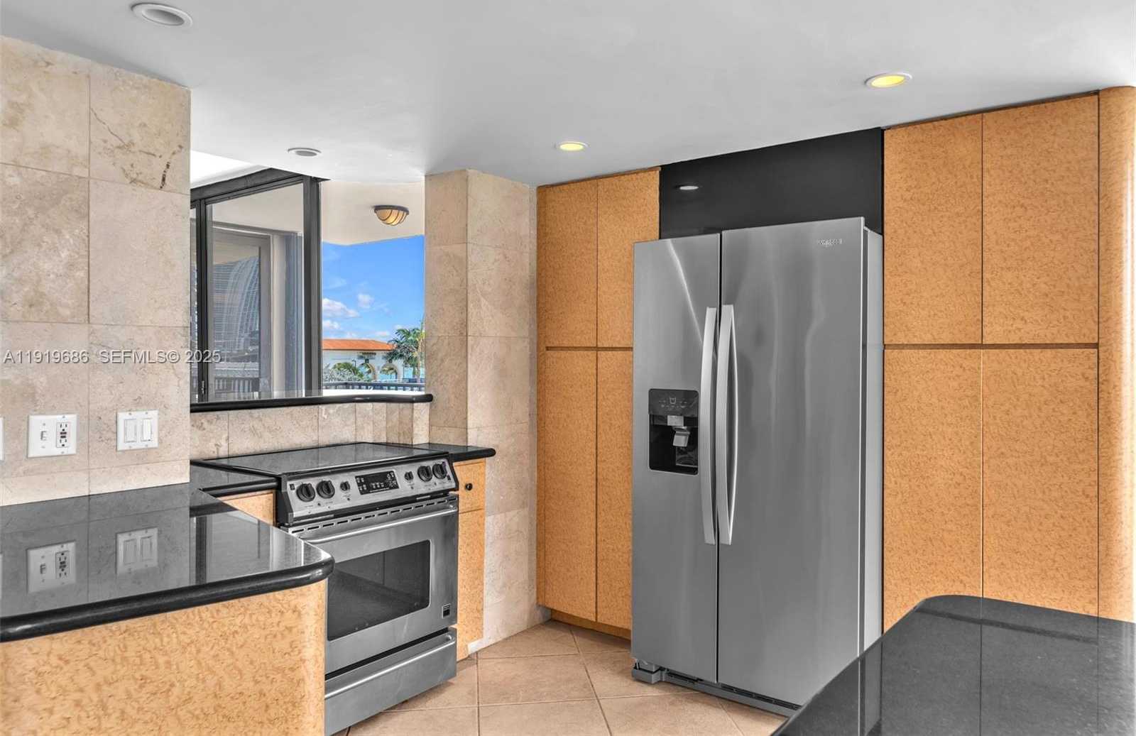 Small Image of 801 NORTH VENETIAN DR #208, Miami Beach Number 18