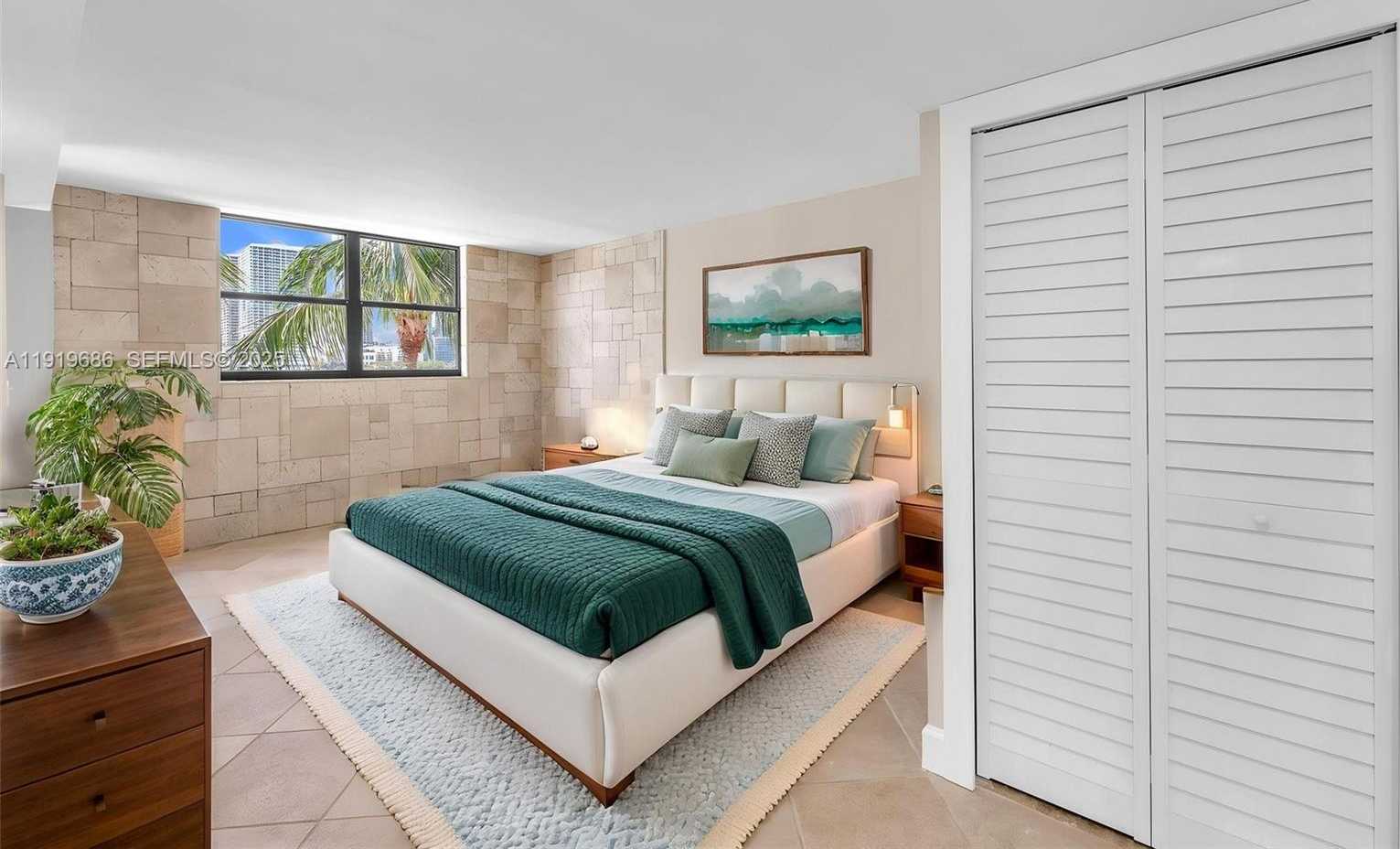 Small Image of 801 NORTH VENETIAN DR #208, Miami Beach Number 26