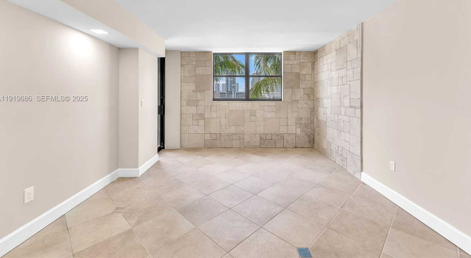 Small Image of 801 NORTH VENETIAN DR #208, Miami Beach Number 27