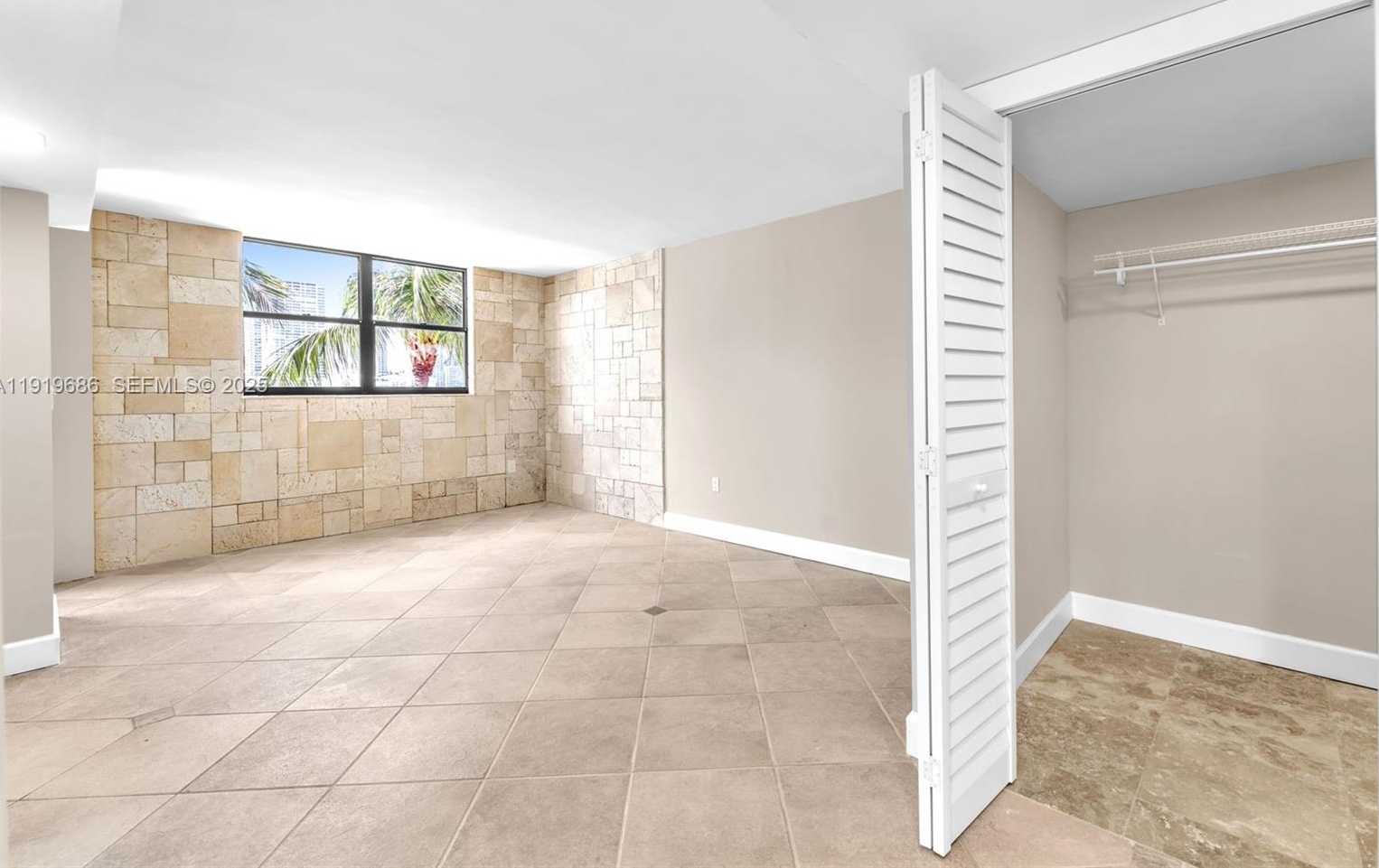 Small Image of 801 NORTH VENETIAN DR #208, Miami Beach Number 31