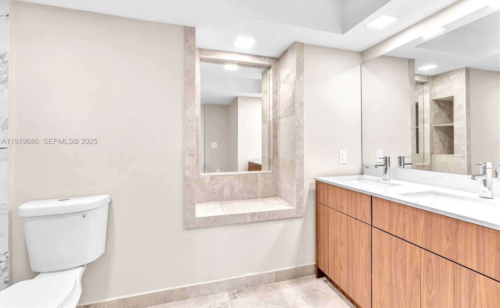 Small Image of 801 NORTH VENETIAN DR #208, Miami Beach Number 33