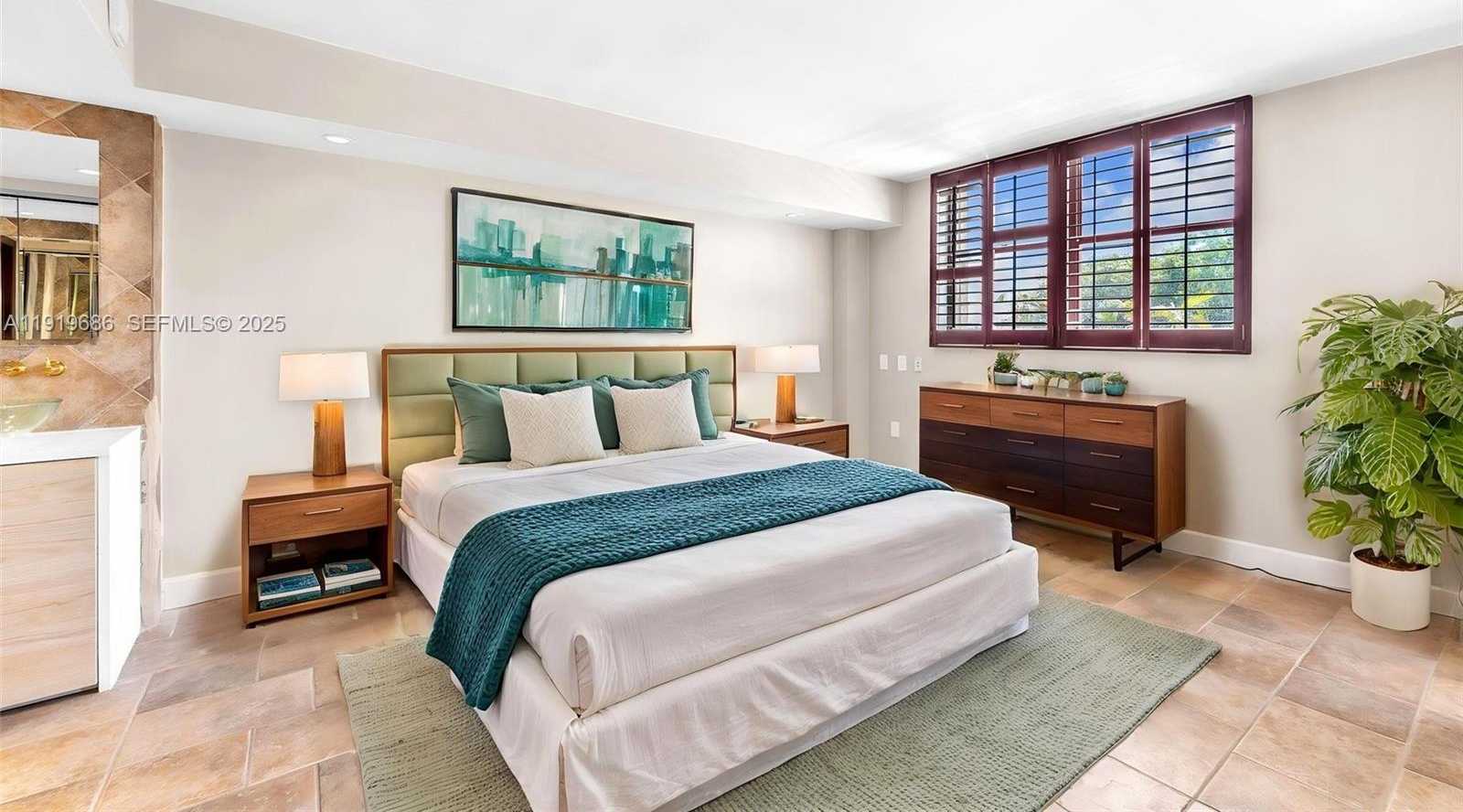 Small Image of 801 NORTH VENETIAN DR #208, Miami Beach Number 36