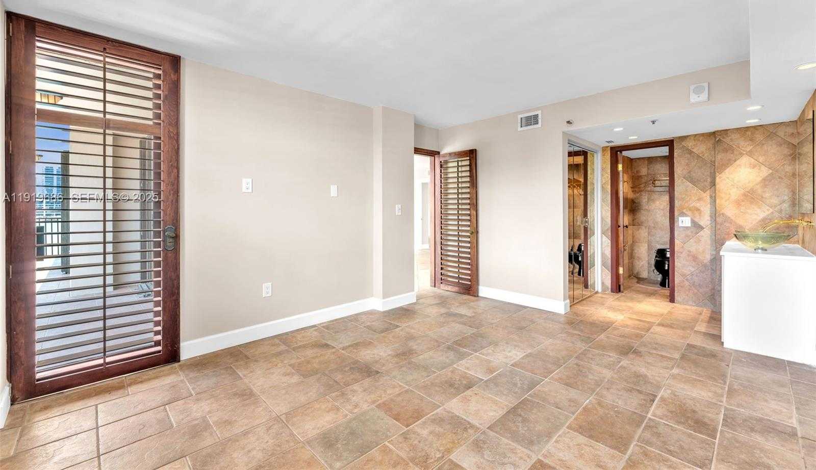 Small Image of 801 NORTH VENETIAN DR #208, Miami Beach Number 37