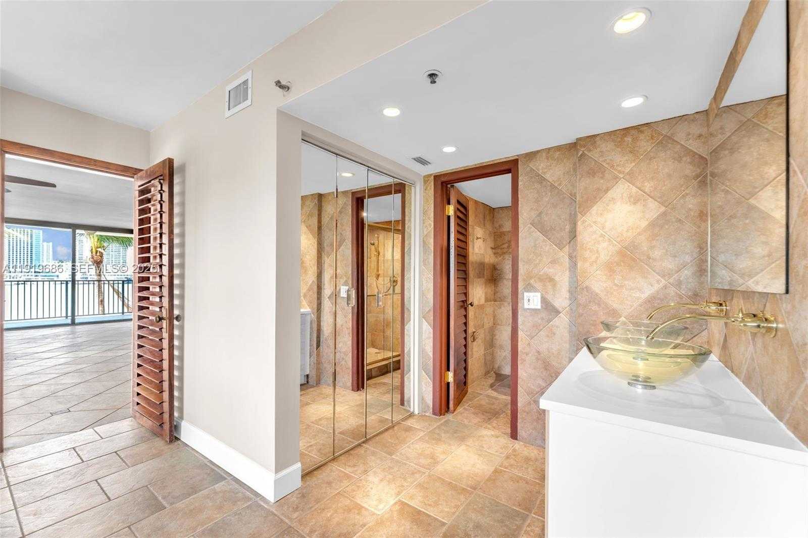 Small Image of 801 NORTH VENETIAN DR #208, Miami Beach Number 39