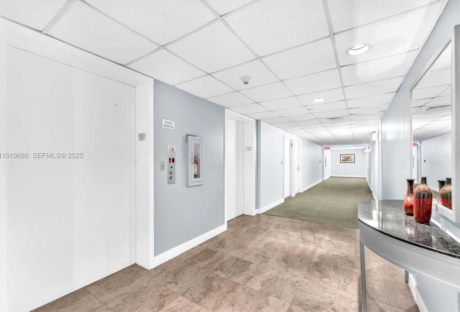 Small Image of 801 NORTH VENETIAN DR #208, Miami Beach Number 4