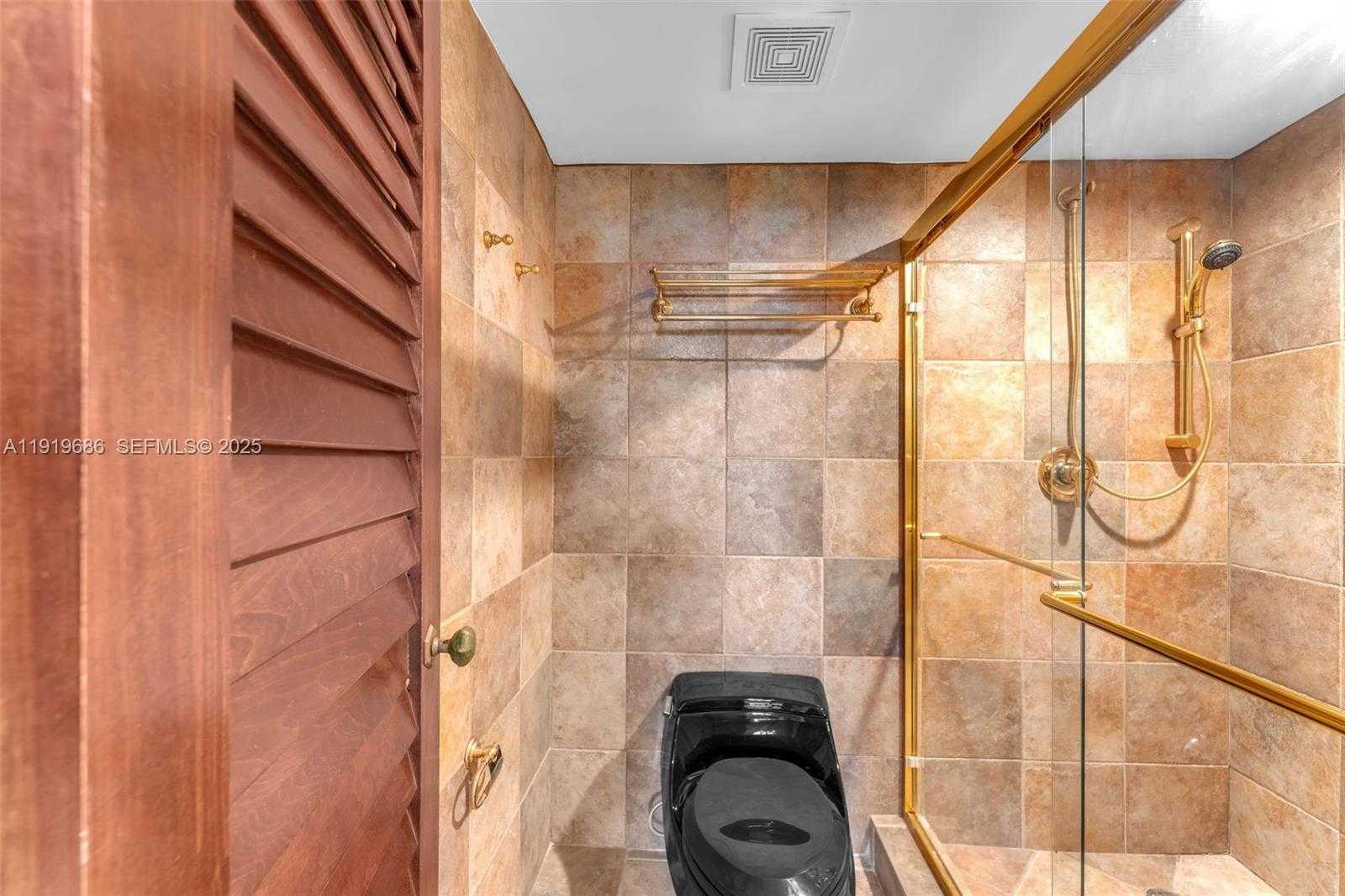 Small Image of 801 NORTH VENETIAN DR #208, Miami Beach Number 43