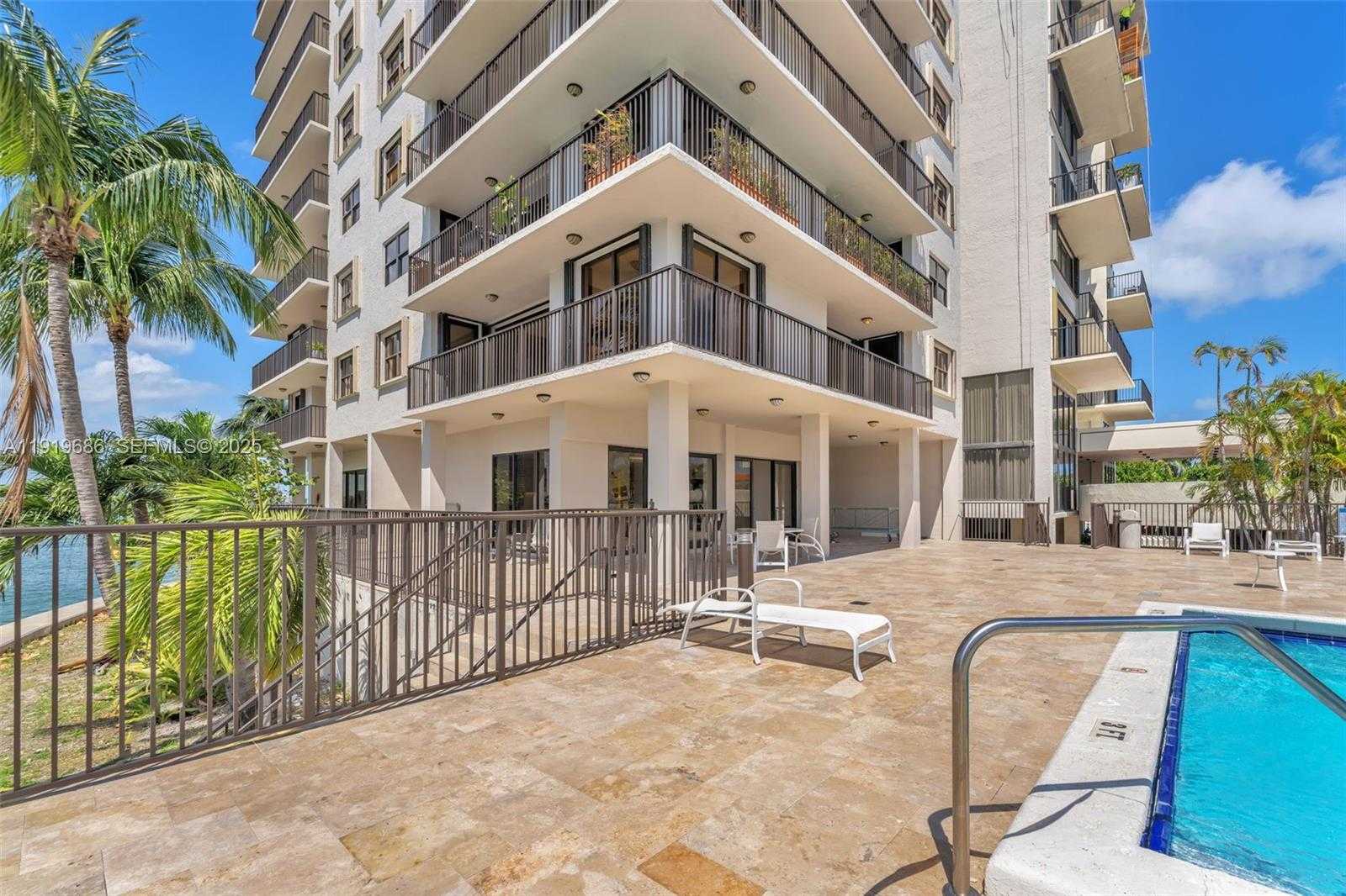 Small Image of 801 NORTH VENETIAN DR #208, Miami Beach Number 56