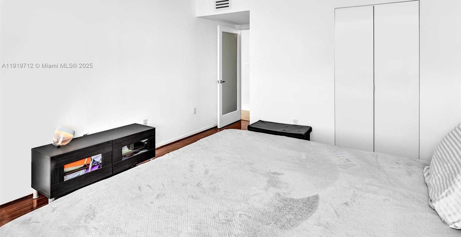 Small Image of 650 WEST AVE #1605, Miami Beach Number 13