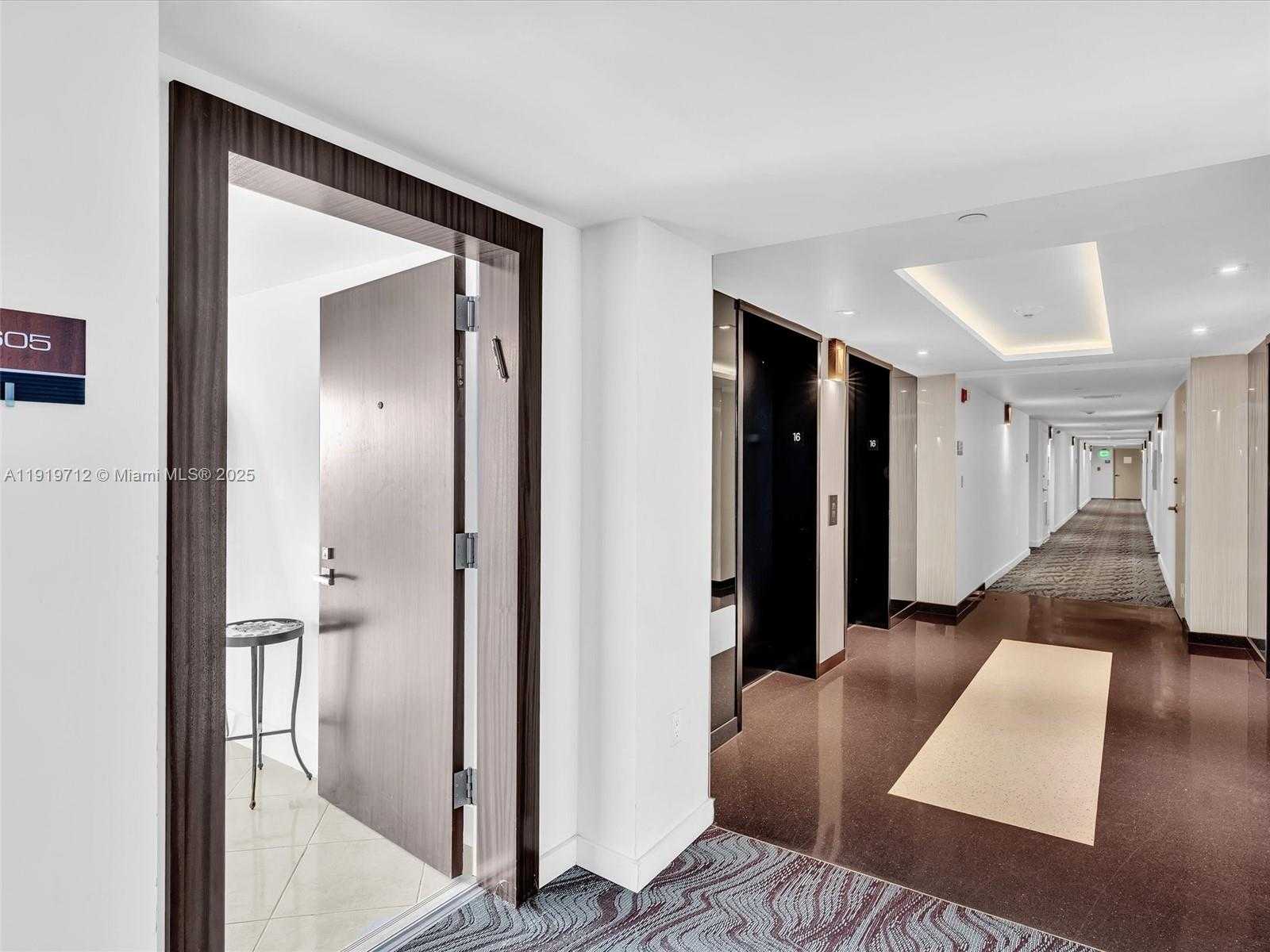 Small Image of 650 WEST AVE #1605, Miami Beach Number 14