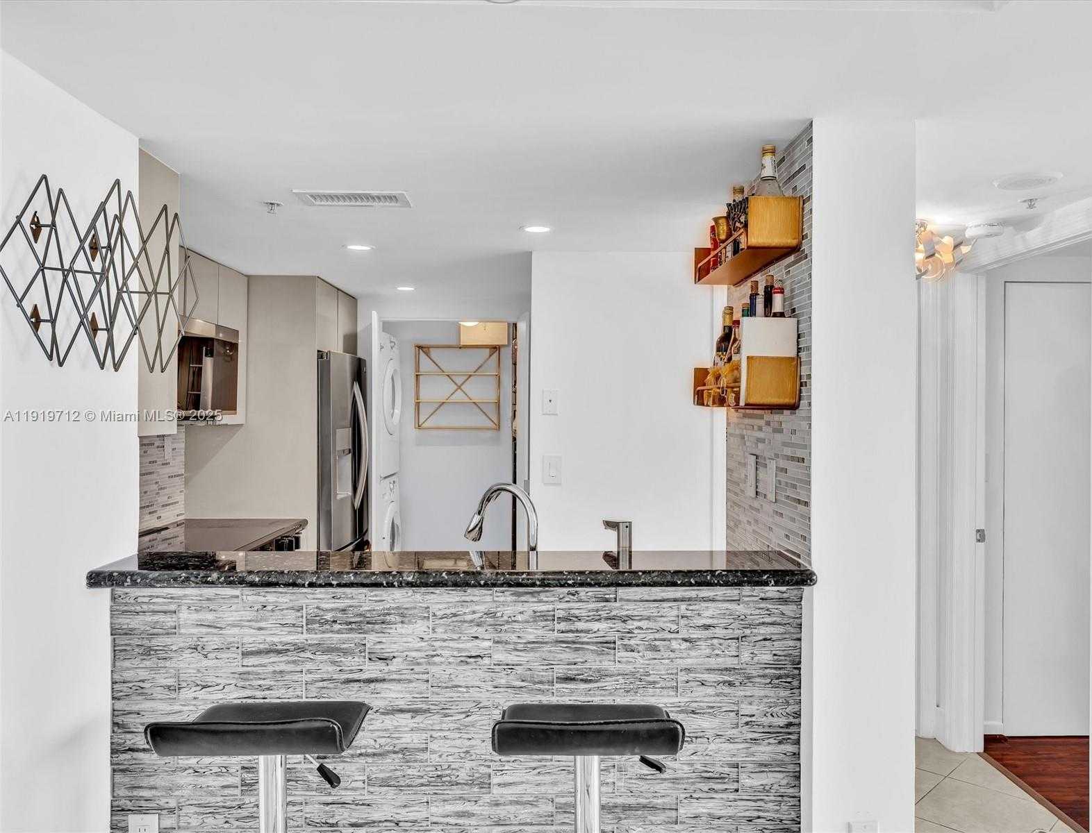 Small Image of 650 WEST AVE #1605, Miami Beach Number 20