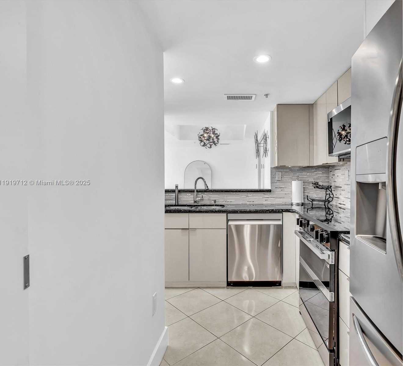 Small Image of 650 WEST AVE #1605, Miami Beach Number 39