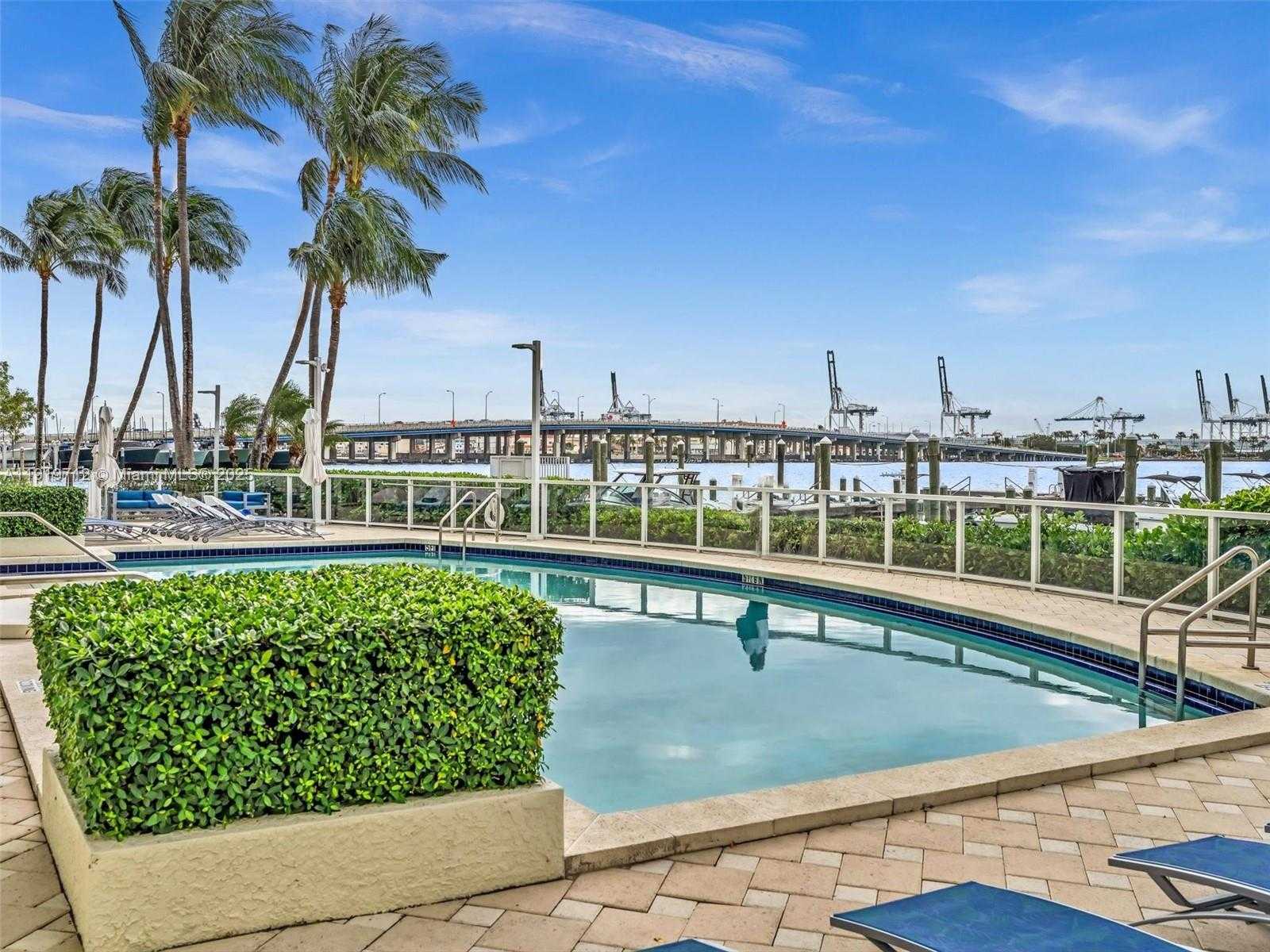 Small Image of 650 WEST AVE #1605, Miami Beach Number 75