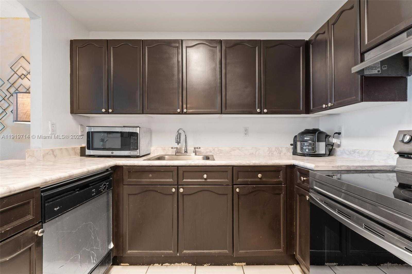 Small Image of 2301 COLLINS AVE #802, Miami Beach Number 10