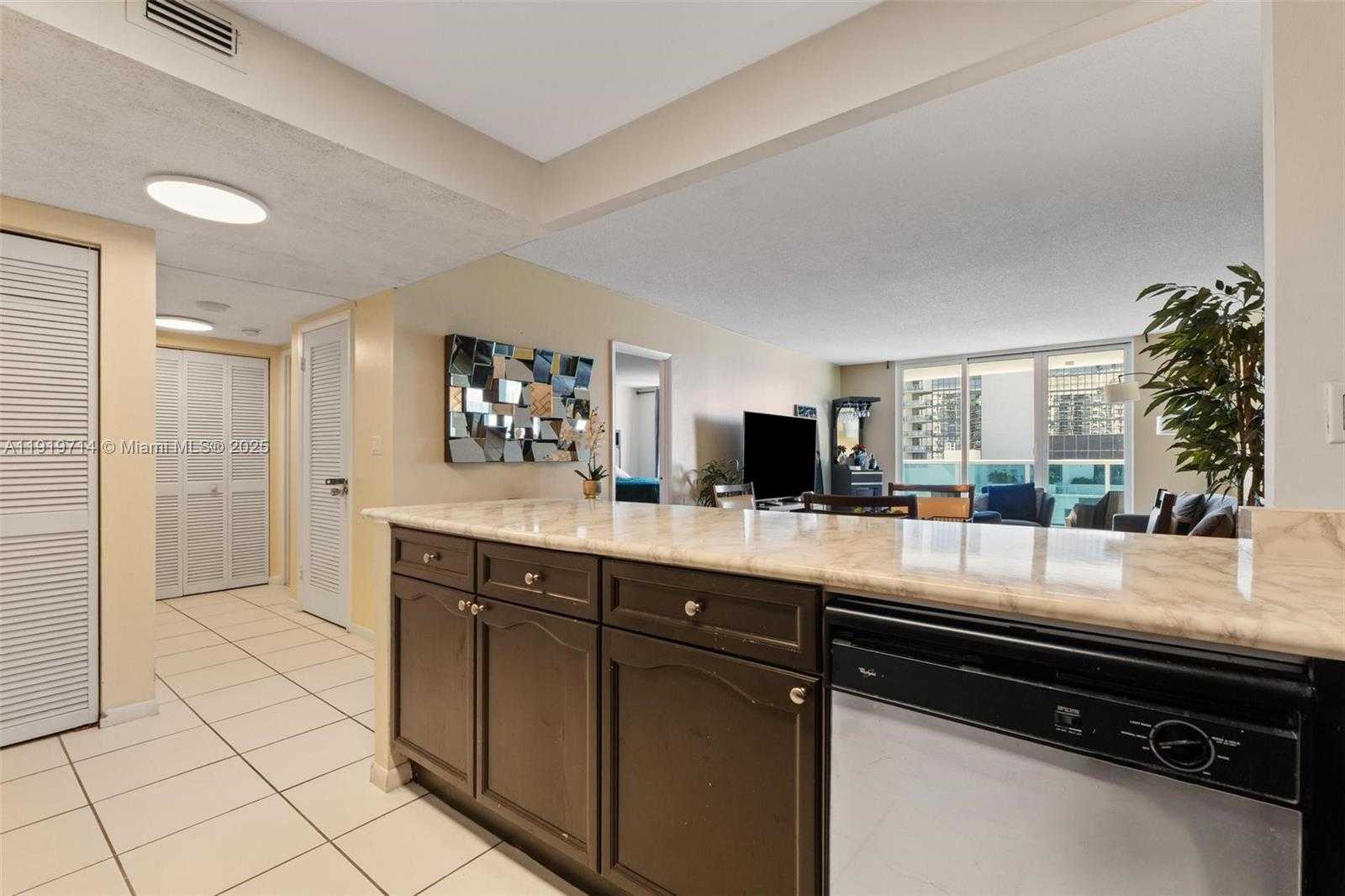 Small Image of 2301 COLLINS AVE #802, Miami Beach Number 12