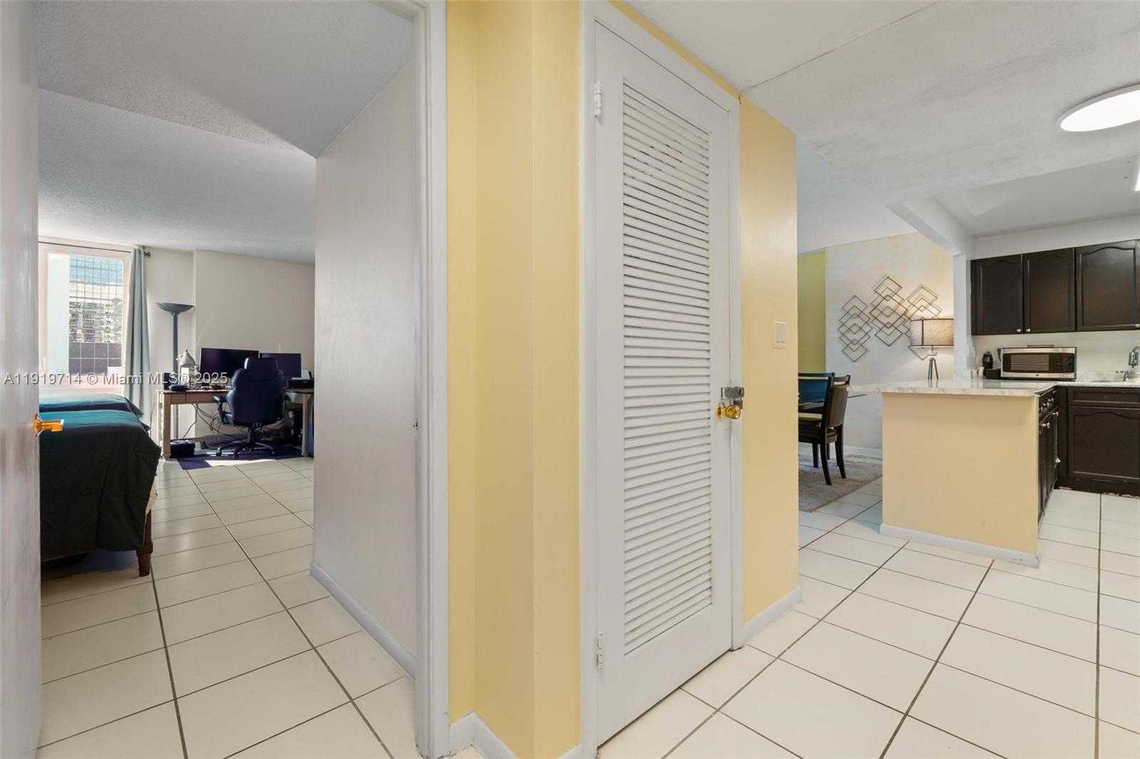 Small Image of 2301 COLLINS AVE #802, Miami Beach Number 20