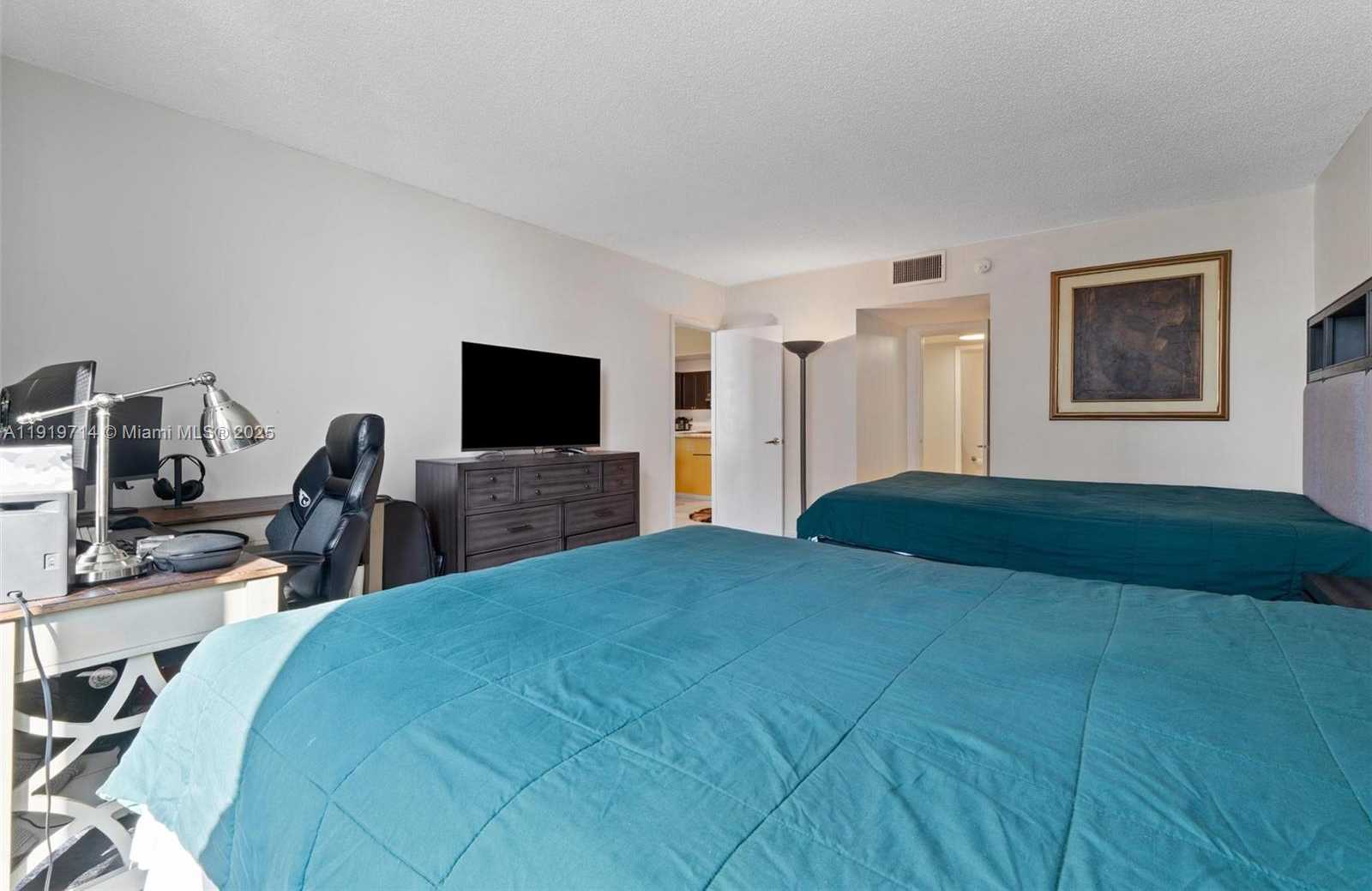 Small Image of 2301 COLLINS AVE #802, Miami Beach Number 22